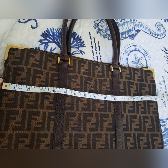 Fendi Authentic Handbag - Picture 4 of 11